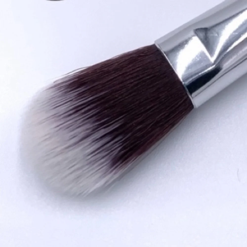 Beau Gachis Illuminator (Highlighting) Brush